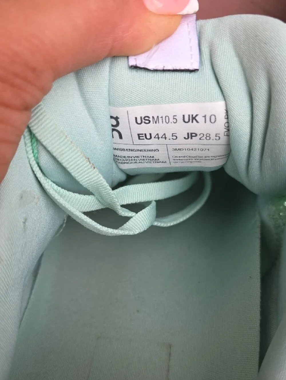 On Running Mint Green Lace-Up Athletic Sneakers with White Tag